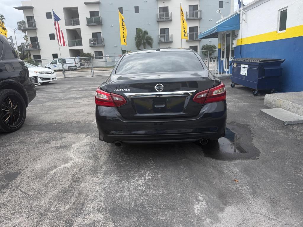 2018 Nissan Altima - $4,000