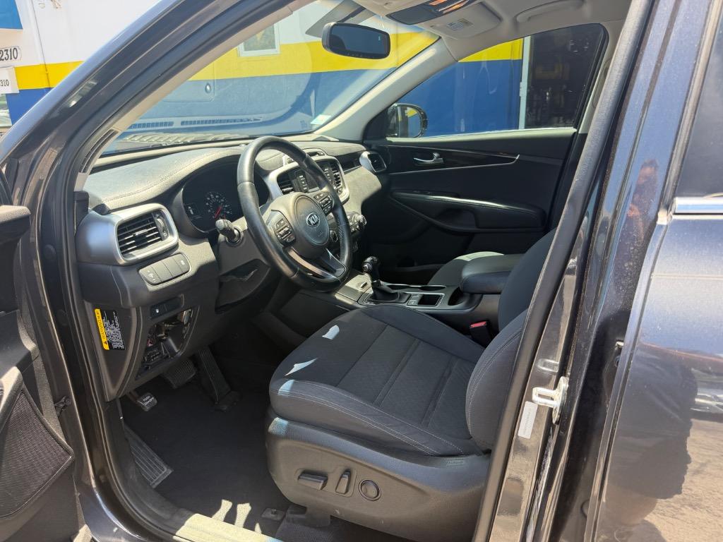 2016 Kia Sorento - $10,999