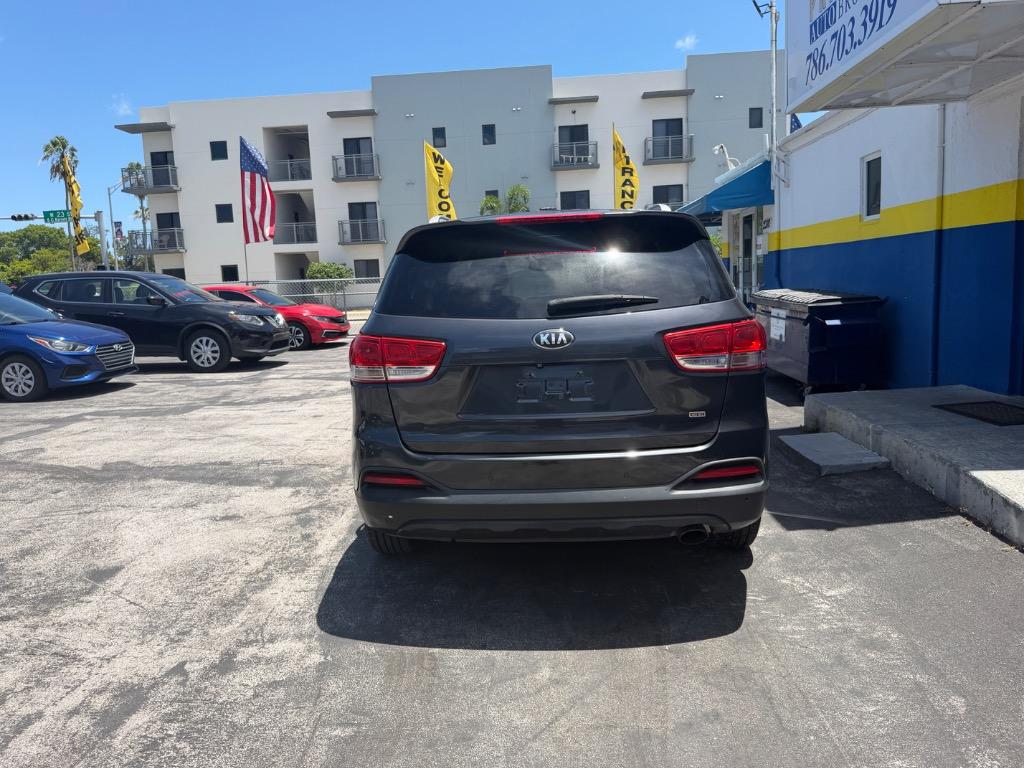 2016 Kia Sorento - $10,999