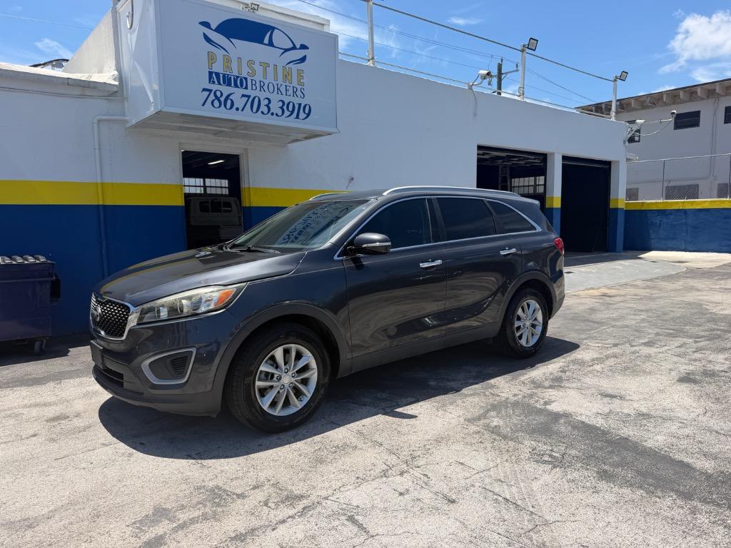 2016 Kia Sorento - $10,999