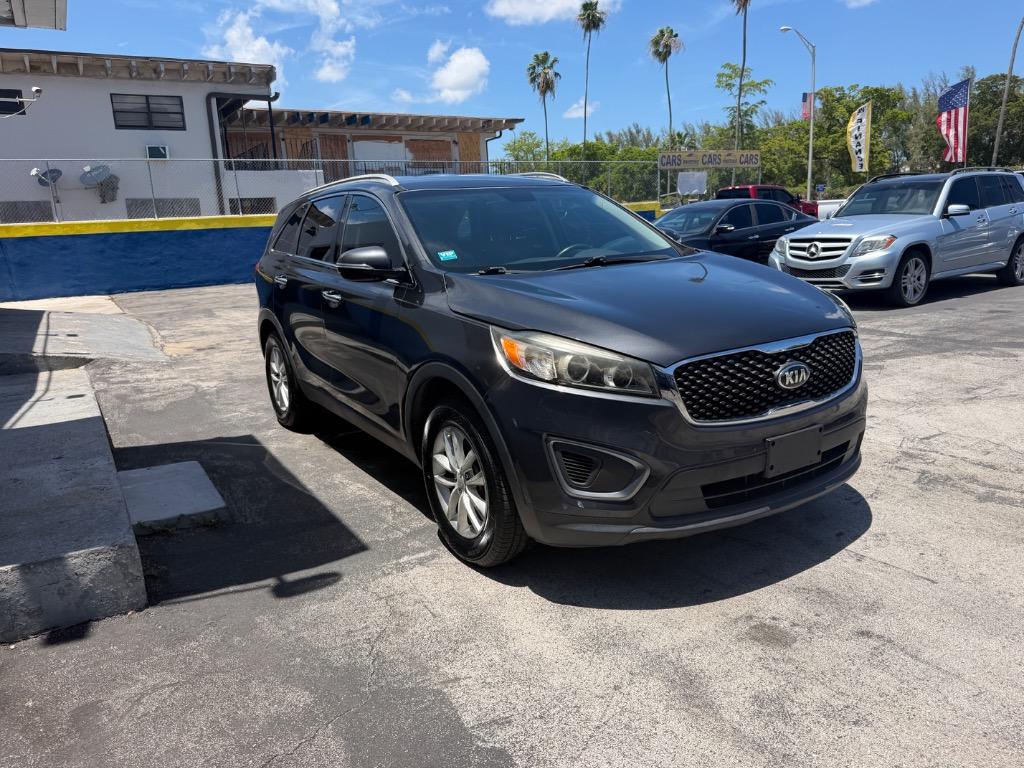 2016 Kia Sorento - $10,999
