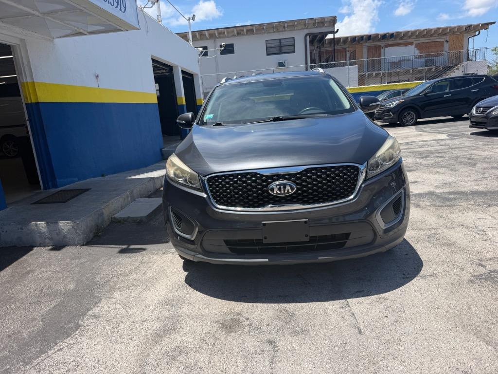 2016 Kia Sorento - $10,999