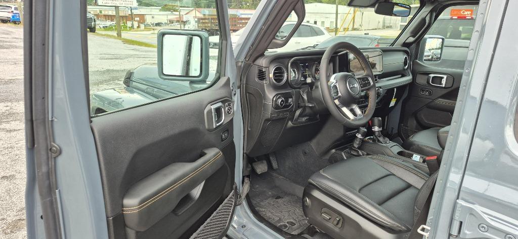 2024 Jeep Wrangler - $32,500