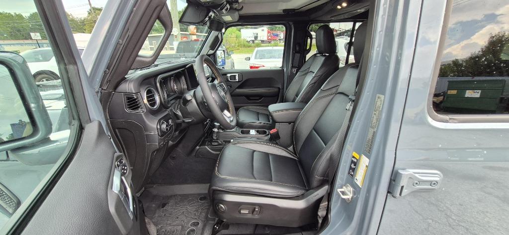 2024 Jeep Wrangler - $32,500