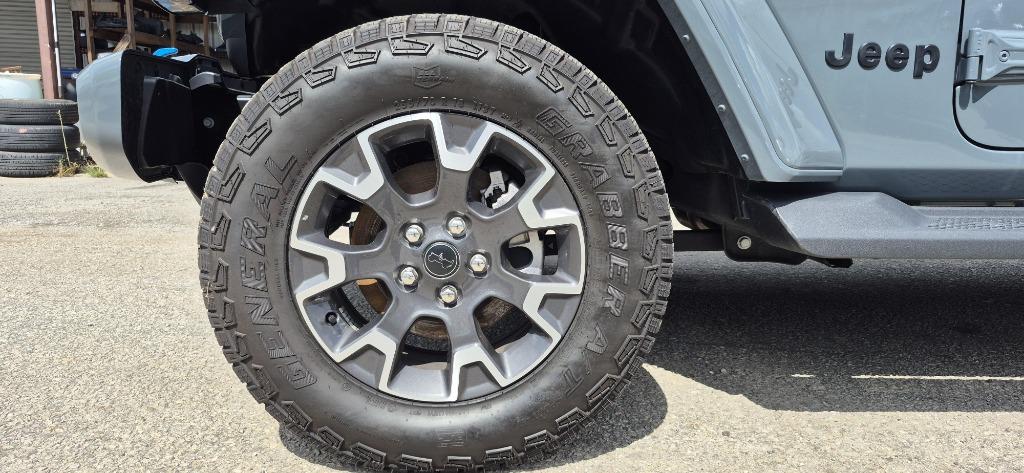 2024 Jeep Wrangler - $32,500
