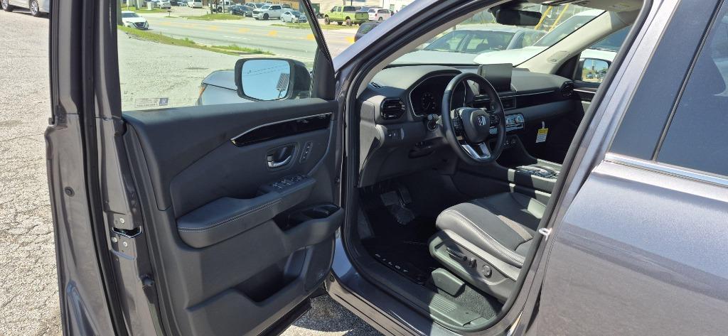 2025 Honda Pilot Touring photo
