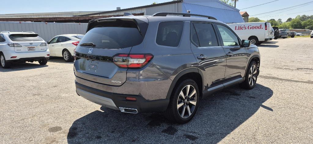 2025 Honda Pilot Touring photo