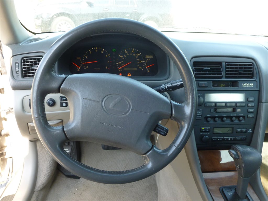 1999 LEXUS ES Sedan - $8,999