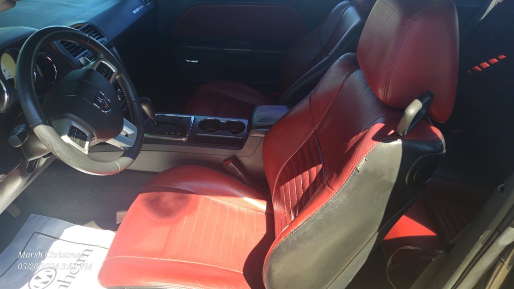 2014 Dodge Challenger SXT photo