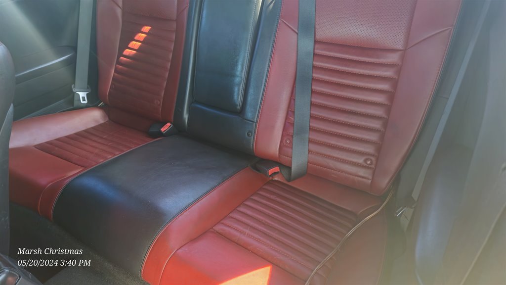 2014 Dodge Challenger SXT photo