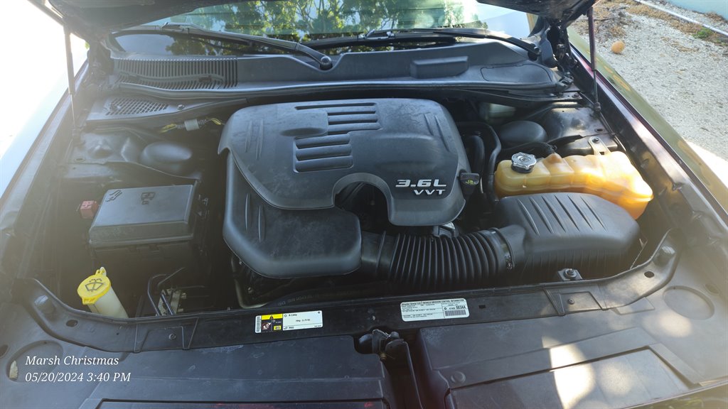2014 Dodge Challenger SXT photo