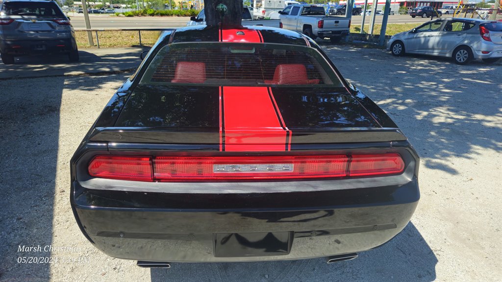 2014 Dodge Challenger SXT photo