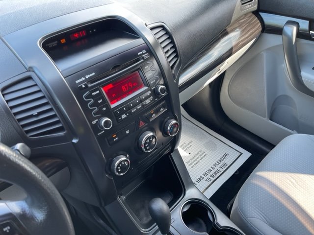 2011 Kia Sorento LX photo