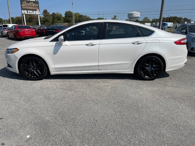 2014 Ford Fusion SE photo