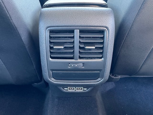 2021 Volkswagen Passat SE photo