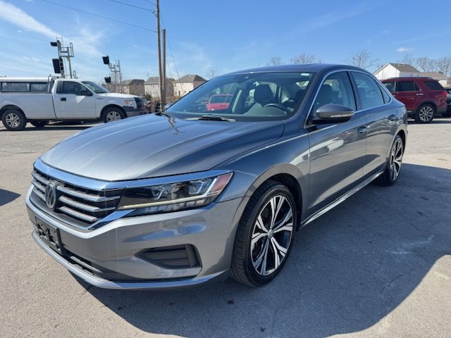 2021 Volkswagen Passat SE photo