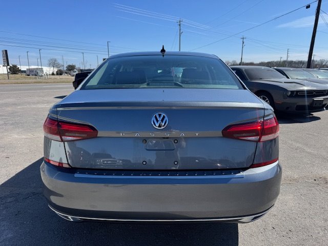 2021 Volkswagen Passat SE photo