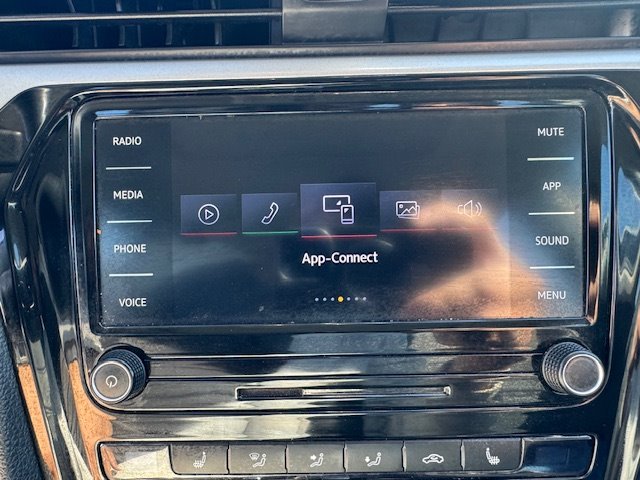 2021 Volkswagen Passat SE photo