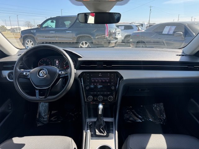 2021 Volkswagen Passat SE photo