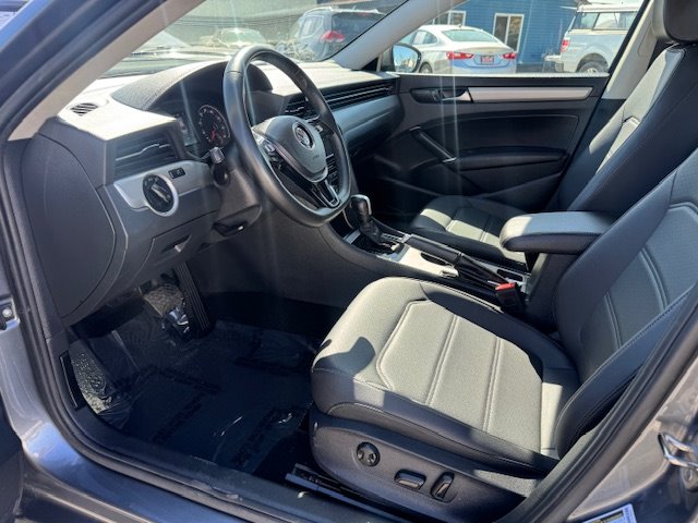 2021 Volkswagen Passat SE photo