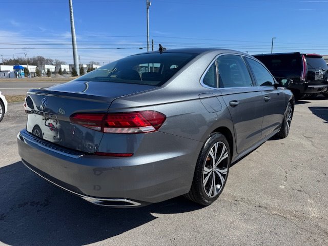 2021 Volkswagen Passat SE photo