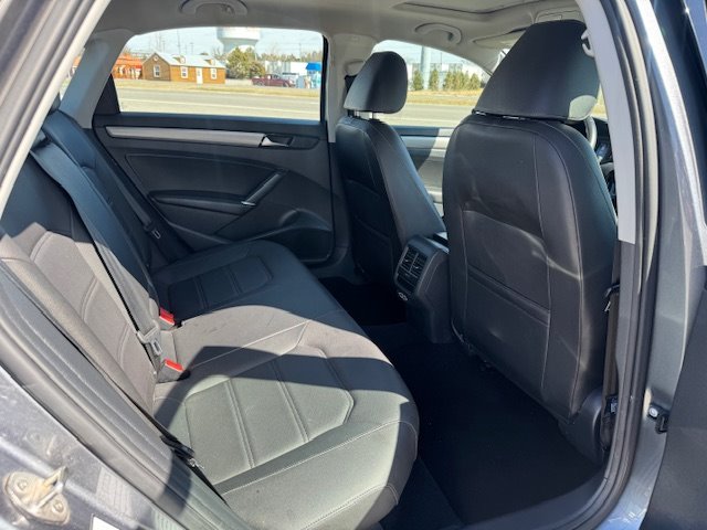 2021 Volkswagen Passat SE photo