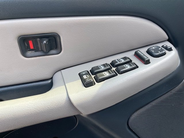 2001 Chevrolet Tahoe LS photo