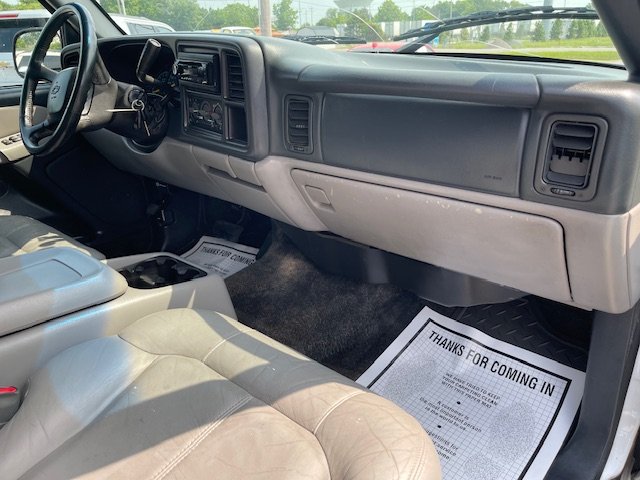 2001 Chevrolet Tahoe LS photo