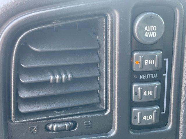 2001 Chevrolet Tahoe LS photo