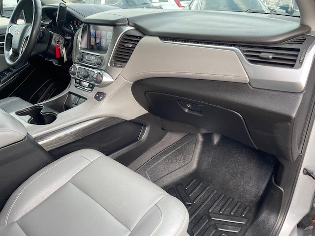 2019 Chevrolet Suburban 1500 LT photo