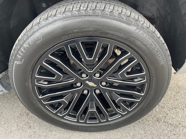 2019 Chevrolet Suburban 1500 LT photo