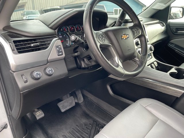 2019 Chevrolet Suburban 1500 LT photo