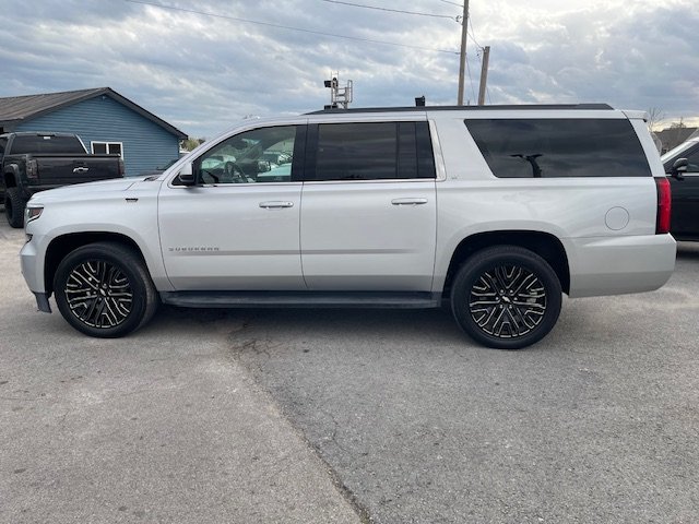 2019 Chevrolet Suburban 1500 LT photo