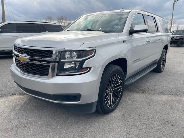 2019 Chevrolet Suburban 1500 LT photo