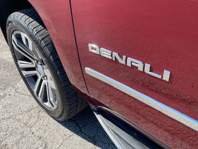 2017 GMC Yukon Denali photo
