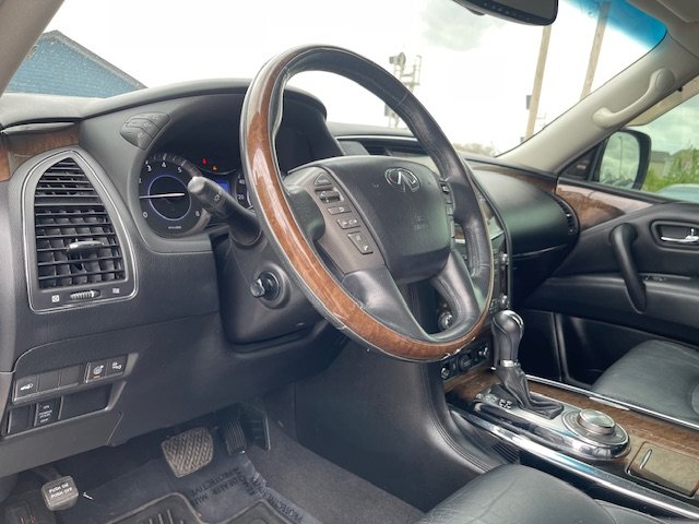 2014 Infiniti QX80 photo