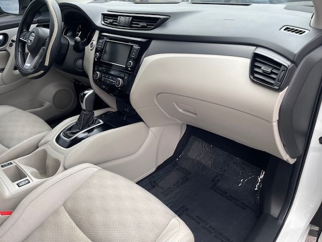 2020 Nissan Rogue Sport SV photo