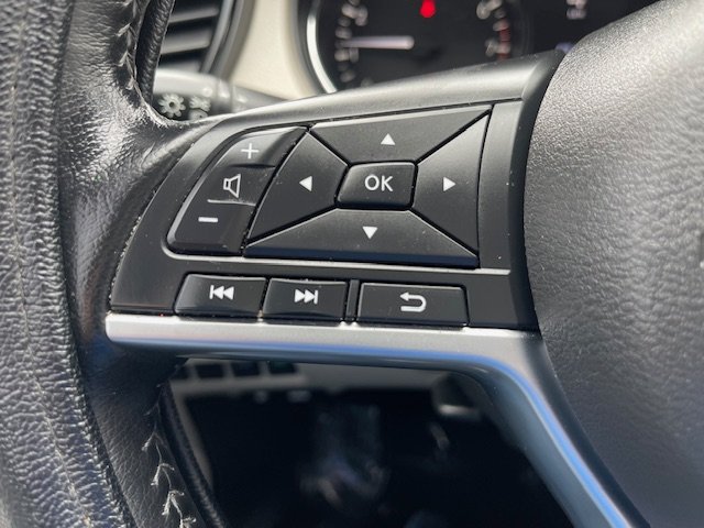 2020 Nissan Rogue Sport SV photo