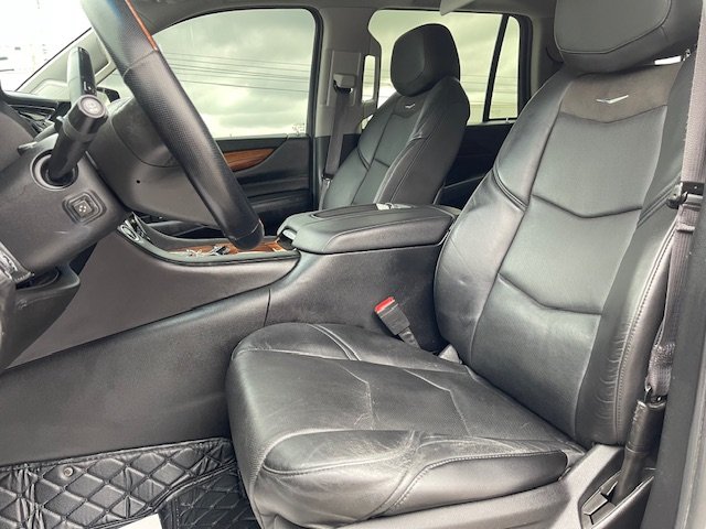 2015 Cadillac Escalade Luxury photo