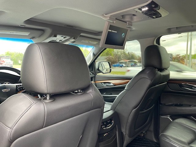 2015 Cadillac Escalade Luxury photo