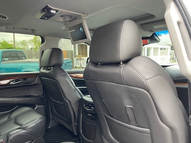 2015 Cadillac Escalade Luxury photo