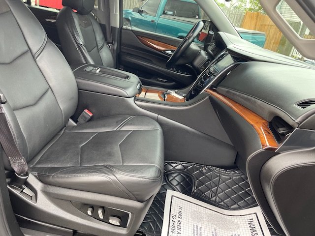 2015 Cadillac Escalade Luxury photo