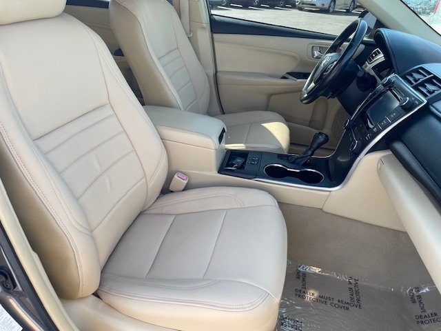 2015 Toyota Camry XLE photo