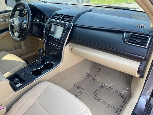 2015 Toyota Camry XLE photo