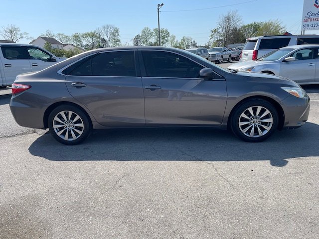 2015 Toyota Camry XLE photo