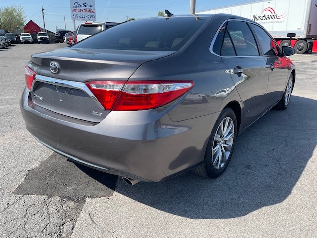 2015 Toyota Camry XLE photo