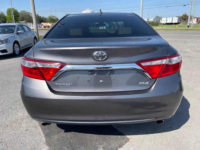 2015 Toyota Camry XLE photo