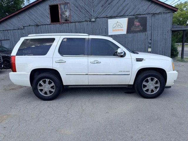 2011 Cadillac Escalade - $8,995