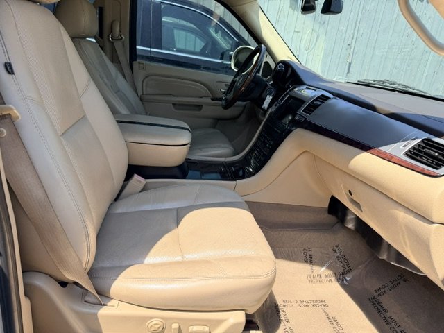 2011 Cadillac Escalade - $8,995