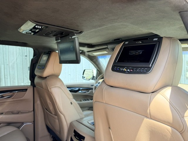 2019 Cadillac Escalade - $29,995